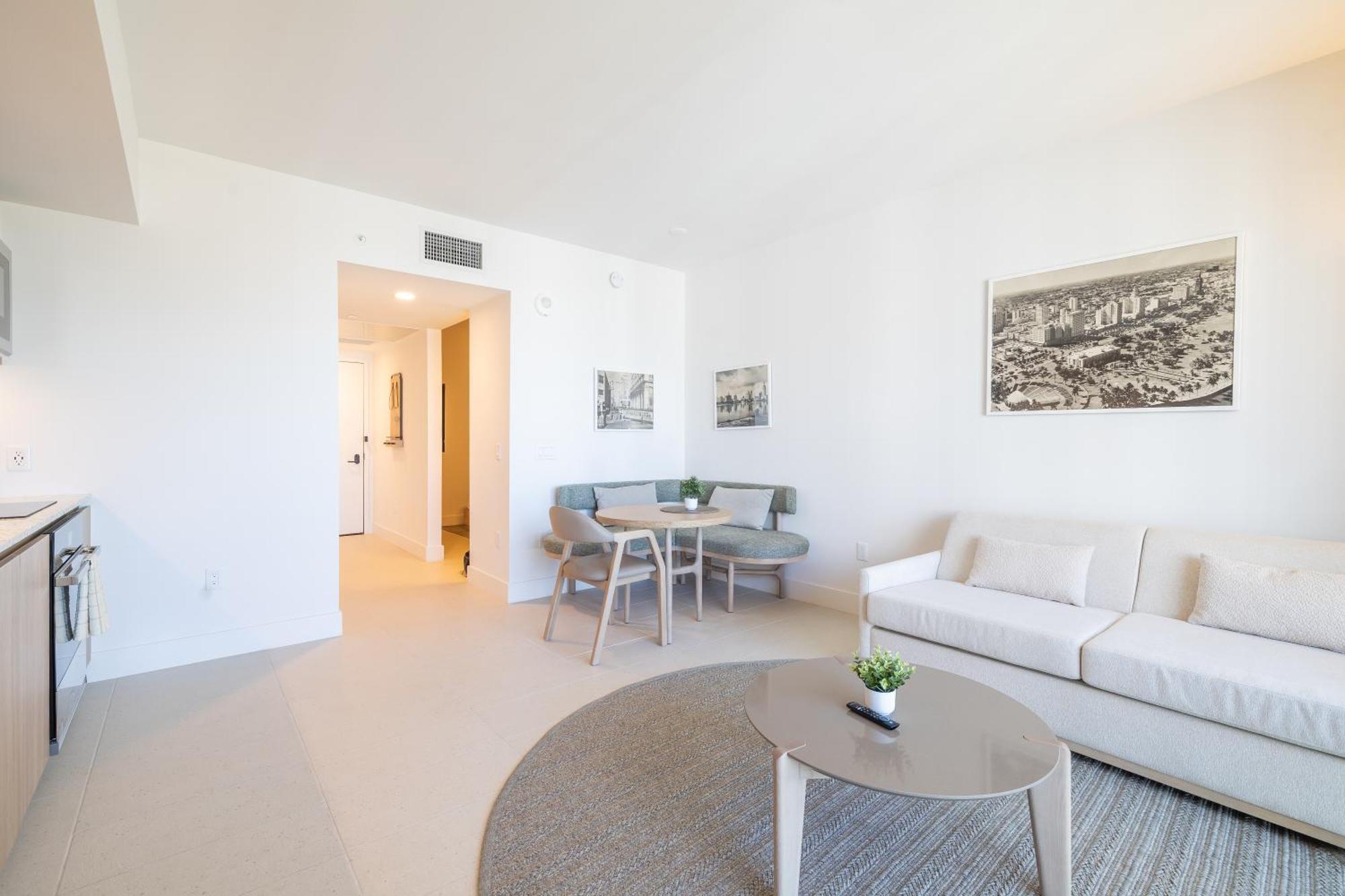 Splendid 1 Bed - Amazing Views Apartment